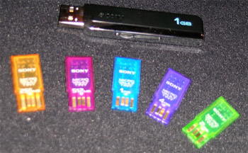 CES 2006 : Sony miniaturise ses clés USB.