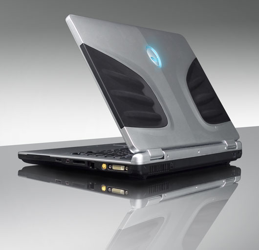  Un nouveau Alienware Area-51 M5550 disponible.