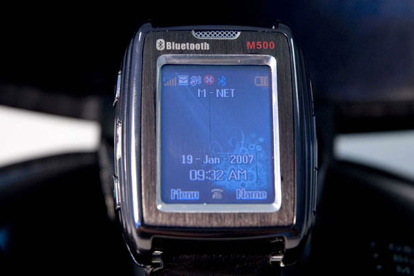  SMS Technology M500, le mobile-montre qui fait lecteur MP3.