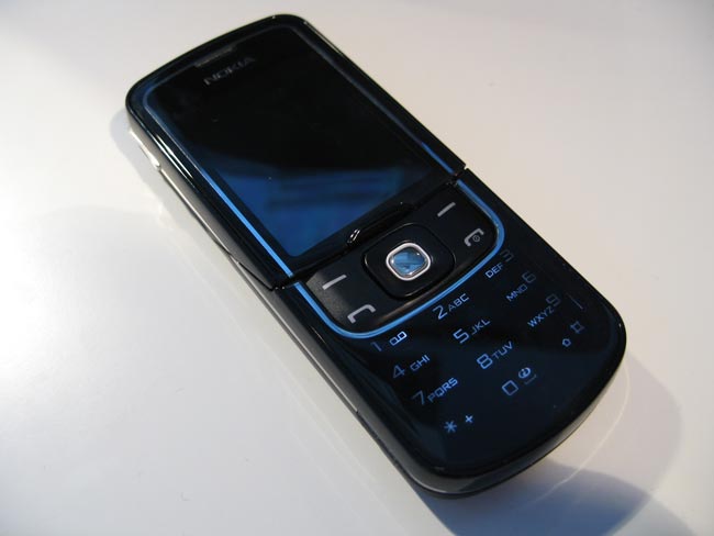  Test : Téléphone mobile Nokia 8600 Luna