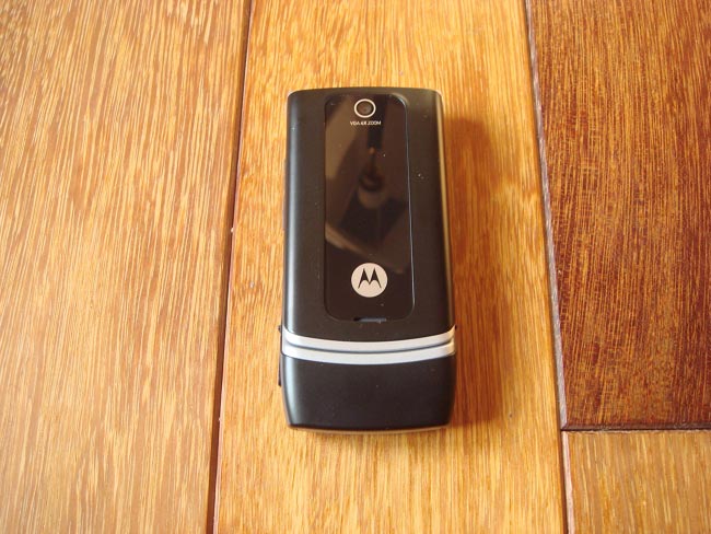  Test : Téléphone mobile Motorola W375.