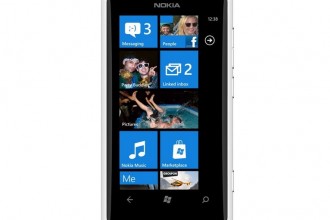 Nokia Lumia 800 Blanc 04